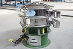 600型三次元振動篩,產量可達500kg/h。