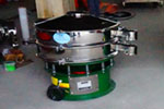 800型單層三次元振動篩,產量可達800kg/h。